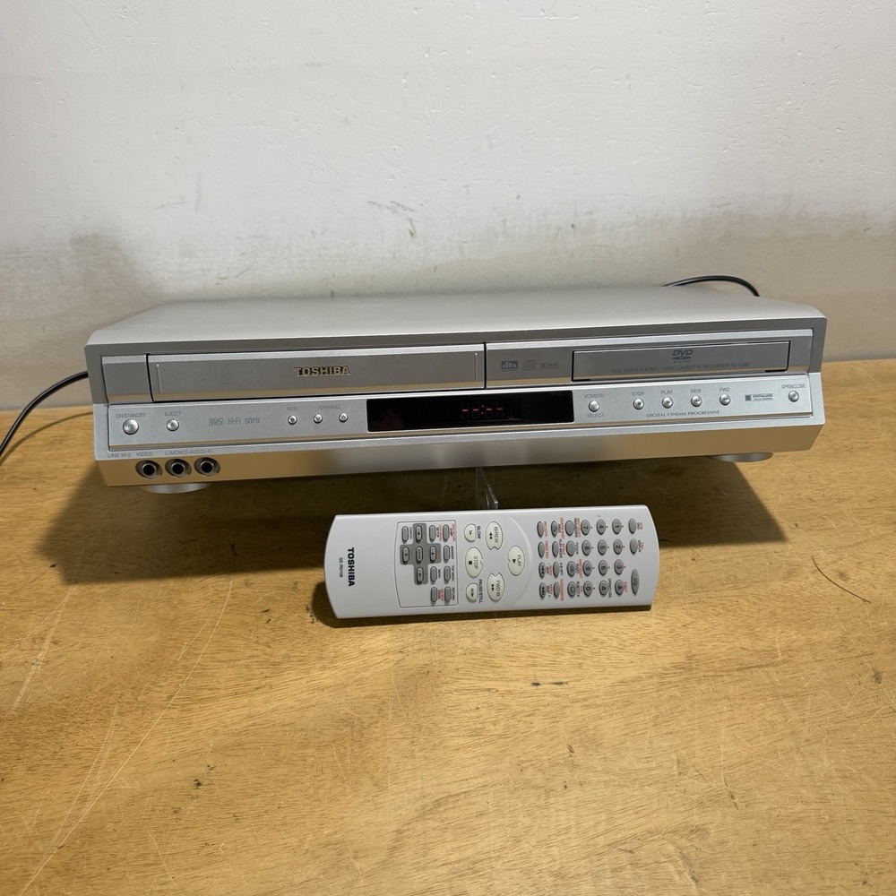 Toshiba SD-V392SU DVD Player VCR Combo Silver w/ Remote SE-R0108 Tested